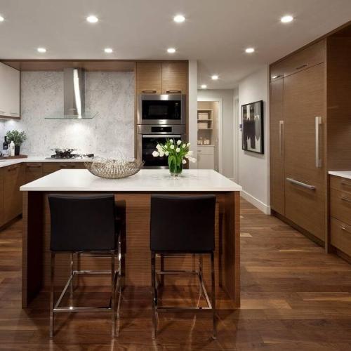  Is Hardwood Flooring Right for You? 